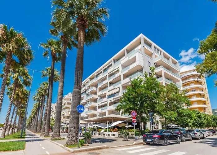 Holiday Apartament Апартаменты *