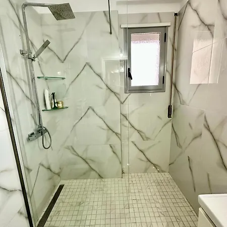 Xhem Luxury Apartament *